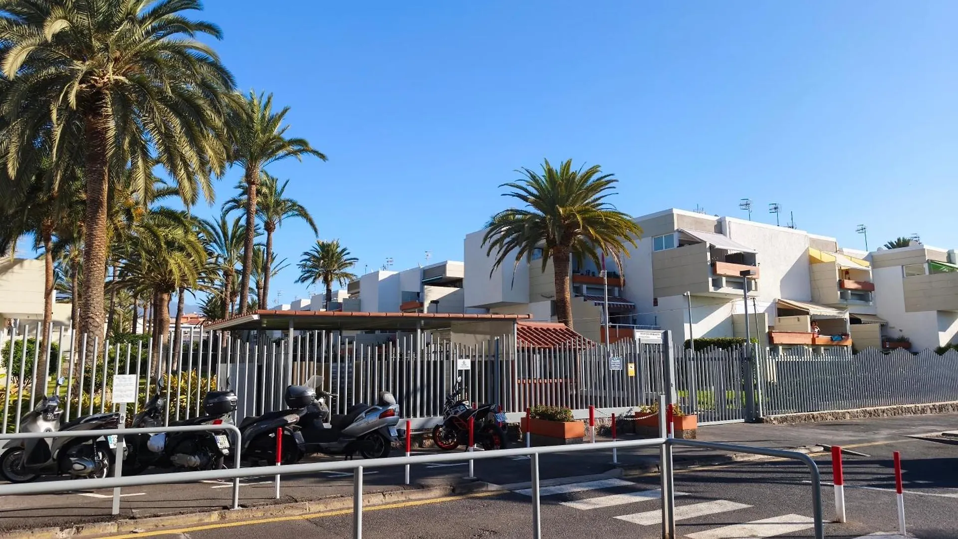 Moderno Estudio Con Piscina En Arona - Ideal Para Parejas ספרד